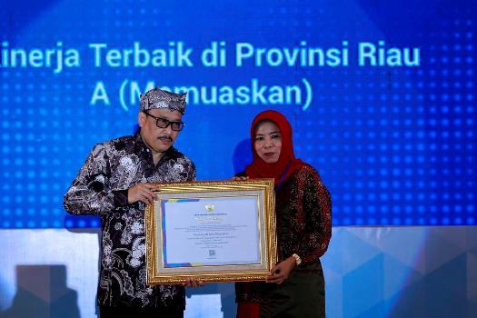 Kembali Catatkan Prestasi, Pemko Pekanbaru Raih Penghargaan Kinerja Terbaik se Provinsi Riau   